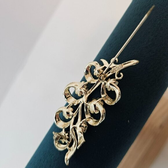 Lisner Silver Tone crystal Rhinestone Leaf Brooch Pin Marked - Picture 8 of 9